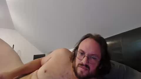 Snapshot of geebonkingcock chatting on October 10, 6:02 pm Girthy online show from October 10, 6:02 pm