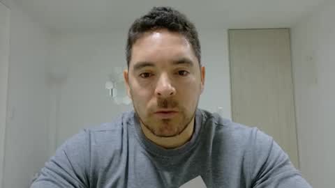 genesis_wb online show from April 20, 4:04 am