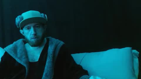 genitalwars online show from December 21, 4:42 am