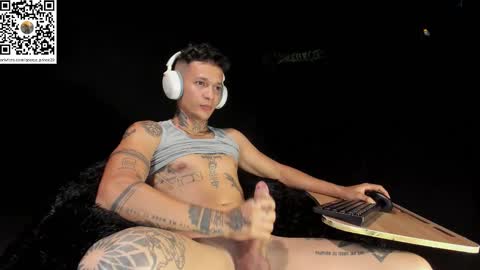 independent model online show from January 10, 11:42 pm