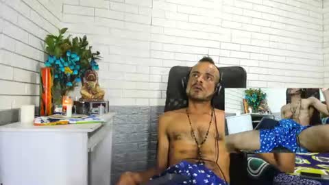 georgepervertscock online show from July 11, 5:31 am