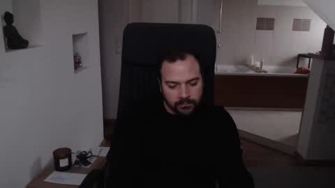 gintonik89 online show from December 13, 1:33 pm