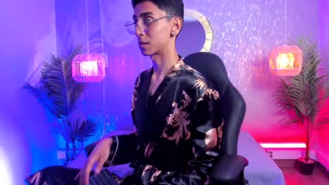 Gio Carangi online show from April 17, 3:09 am