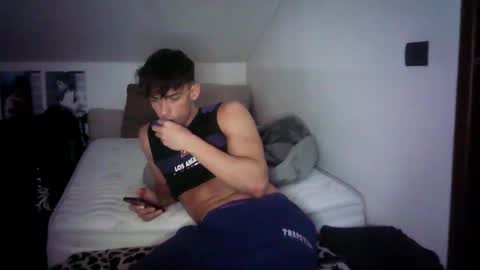 giovyyx online show from February 14, 12:19 am