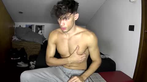 giovyyx online show from September 17, 9:32 am