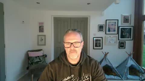 girlsandbikes online show from December 22, 3:53 pm