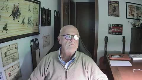 giutomma930394 online show from October 31, 6:44 pm