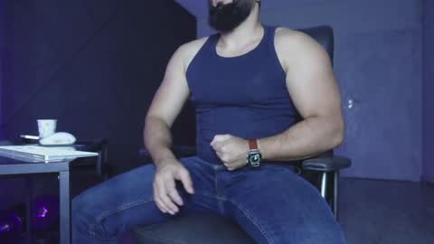 Matthew .. for short call me Matt online show from November 17, 5:32 am