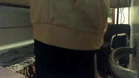 glow28 online show from April 4, 10:34 am