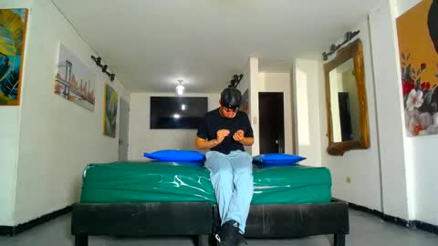 THOMAS AND DAMIAND online show from June 6, 12:33 pm