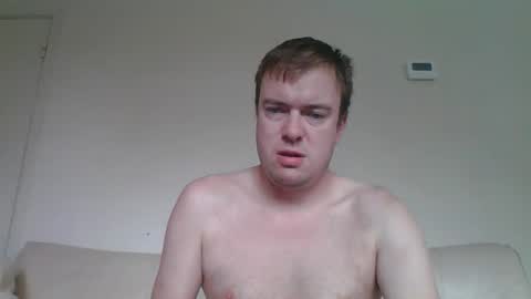 Snapshot of gogo12104 chatting on October 18, 8:52 am jme online show from October 18, 8:52 am