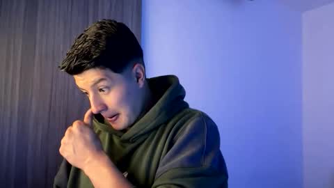 goldenknight33 online show from December 1, 3:48 pm