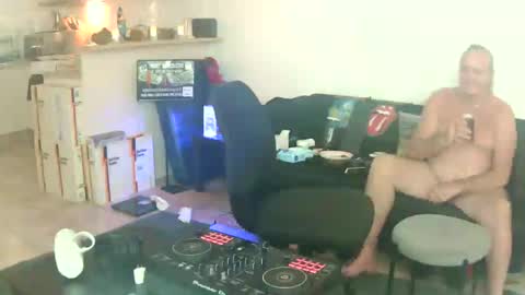 goldyguy011 online show from June 21, 1:33 am