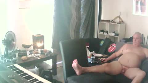 goldyguy011 online show from November 25, 2:35 am