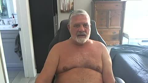 Michael online show from April 19, 6:21 pm