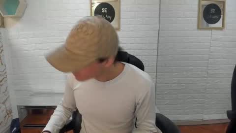 Zack online show from December 17, 8:48 pm