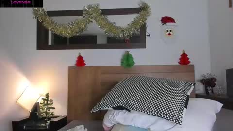 Juan online show from December 8, 3:43 am