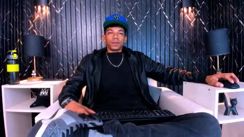 GregorySforza online show from November 29, 7:05 pm