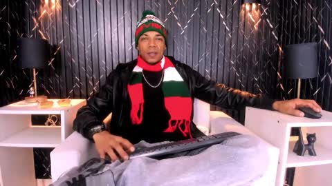 GregorySforza online show from December 4, 7:10 pm