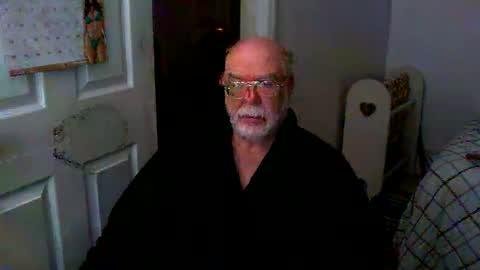Snapshot of gtnolder60 chatting on February 6, 12:16 pm Gary online show from February 6, 12:16 pm