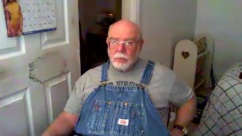 Snapshot of gtnolder60 chatting on February 1, 10:23 pm Gary online show from February 1, 10:23 pm