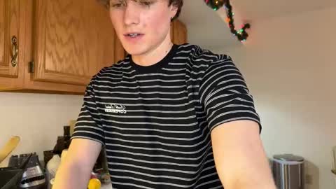 gucciboi4 online show from January 10, 6:45 pm