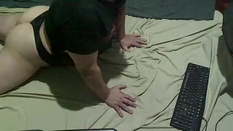 gugaboy2 online show from November 18, 11:59 pm