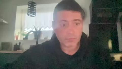 guil0 online show from February 10, 9:08 pm