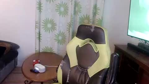 guillaume666286050 online show from June 14, 6:37 am