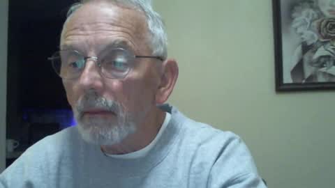 Snapshot of gulfcoast1952 chatting on February 12, 11:40 am Roy online show from February 12, 11:40 am