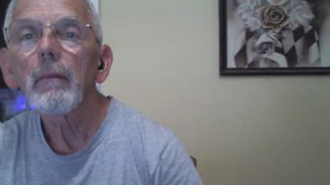 Snapshot of gulfcoast1952 chatting on December 16, 7:43 pm Roy online show from December 16, 7:43 pm