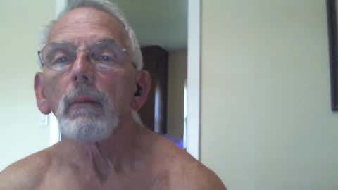 Snapshot of gulfcoast1952 chatting on December 29, 9:30 pm Roy online show from December 29, 9:30 pm