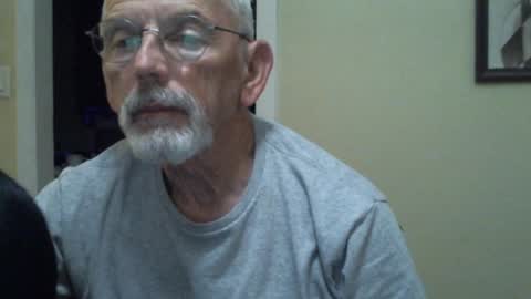 Snapshot of gulfcoast1952 chatting on January 20, 12:28 pm Roy online show from January 20, 12:28 pm