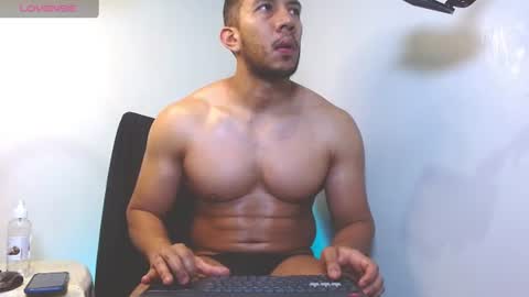 holl latino online show from July 15, 6:25 pm