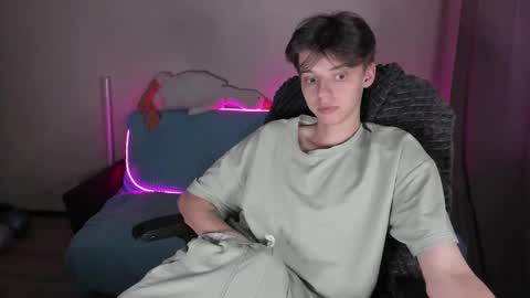 Snapshot of guy_liam1 chatting on October 15, 2:46 pm guy_liam1 online show from October 15, 2:46 pm
