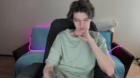 Snapshot of guy_liam1 chatting on January 18, 12:57 pm guy_liam1 online show from January 18, 12:57 pm