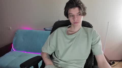 Snapshot of guy_liam1 chatting on February 11, 8:58 am guy_liam1 online show from February 11, 8:58 am
