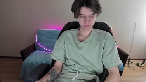 Snapshot of guy_liam1 chatting on January 8, 4:55 am guy_liam1 online show from January 8, 4:55 am