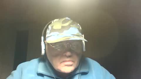 guyboy73 online show from October 14, 3:46 am