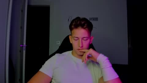 Oliver online show from January 15, 8:33 pm