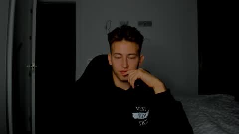 Oliver online show from February 16, 7:34 pm