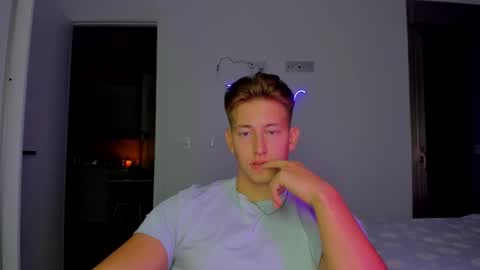 Oliver online show from January 6, 11:20 pm