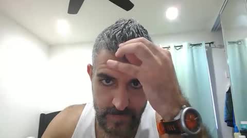 h0nest84 online show from January 5, 11:30 pm