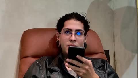 Snapshot of hades_hellhunt chatting on October 13, 2:23 pm hades_hellhunt online show from October 13, 2:23 pm