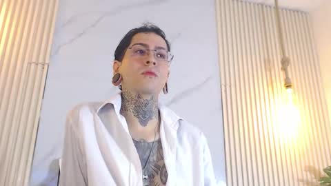 Snapshot of hades_hellhunt chatting on October 3, 3:17 pm hades_hellhunt online show from October 3, 3:17 pm