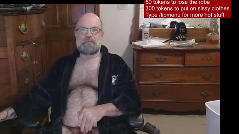 HairyDaddyBear69 online show from April 14, 11:32 am