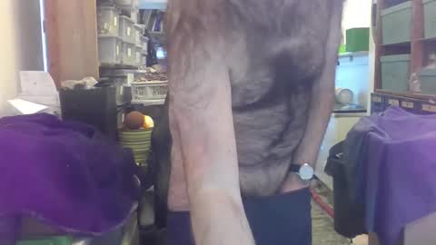 hairyhairybear123 online show from December 30, 2:40 pm