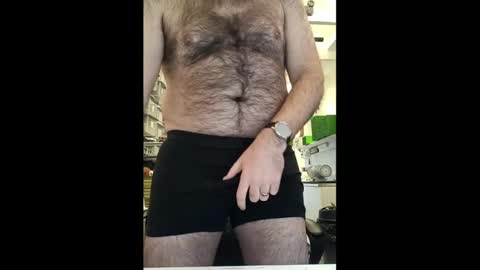hairyhairybear123 online show from December 11, 10:37 am