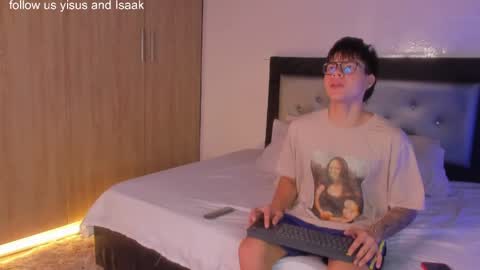handsome_boys69 online show from May 15, 5:48 am