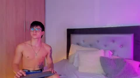 handsome_boys69 online show from June 30, 6:14 am